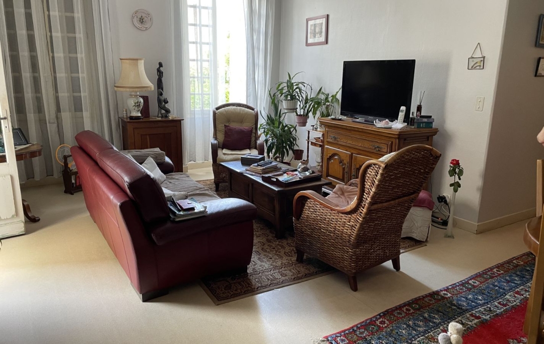 Annonces AIGUILLON : Immeuble | AIGUILLON (47190) | 261 m2 | 214 000 € 