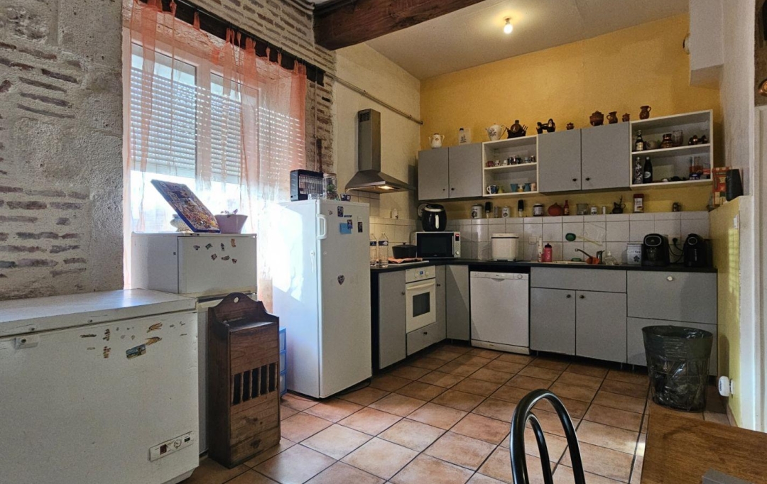 Annonces AIGUILLON : Immeuble | LAFITTE-SUR-LOT (47320) | 381 m2 | 129 000 € 